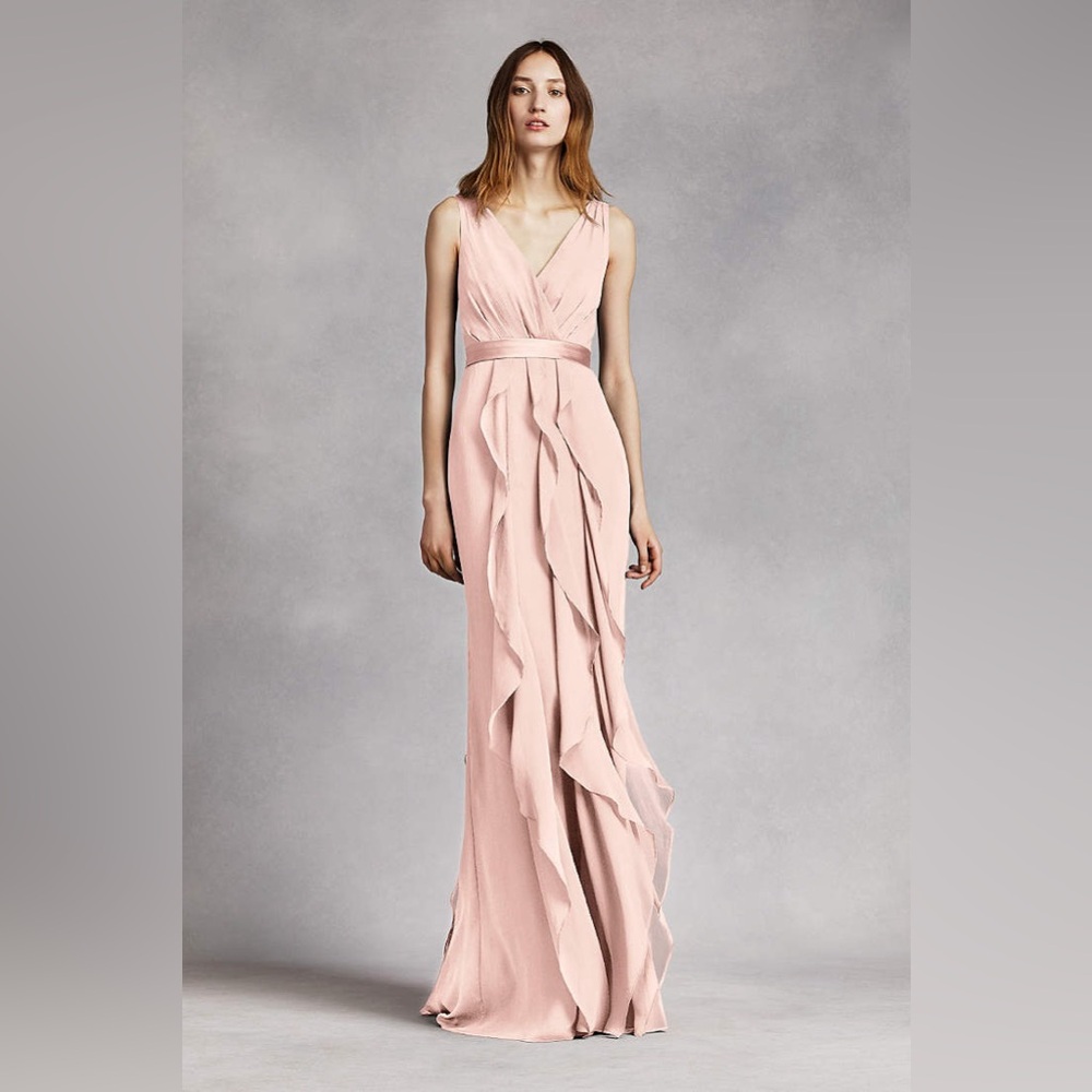 Vera Wang White color is blush description is VNECK TNK W FLANGE.
